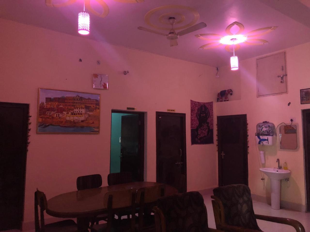 Gangotri Paying Guest House فاراناسي المظهر الخارجي الصورة