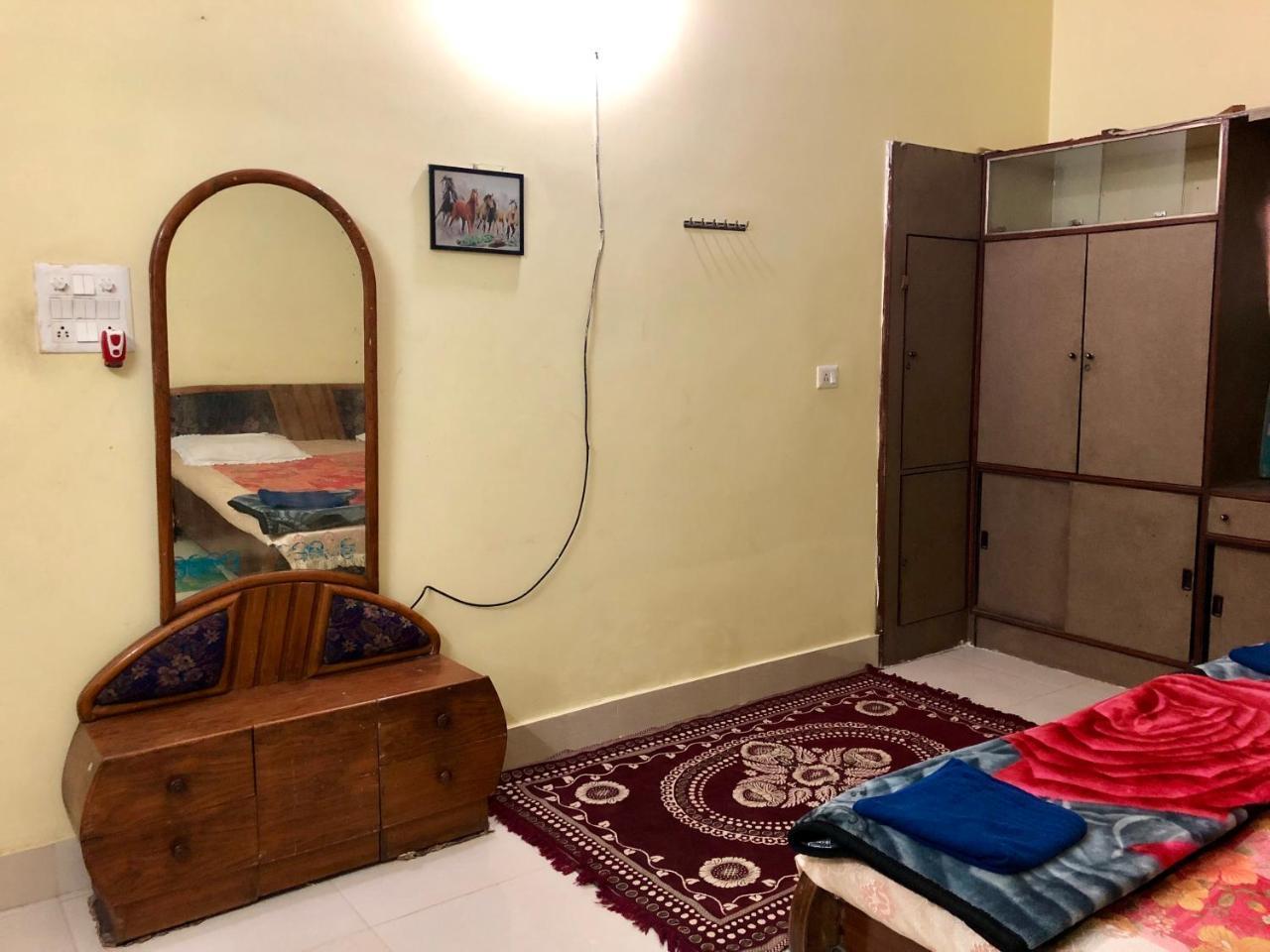 Gangotri Paying Guest House فاراناسي المظهر الخارجي الصورة